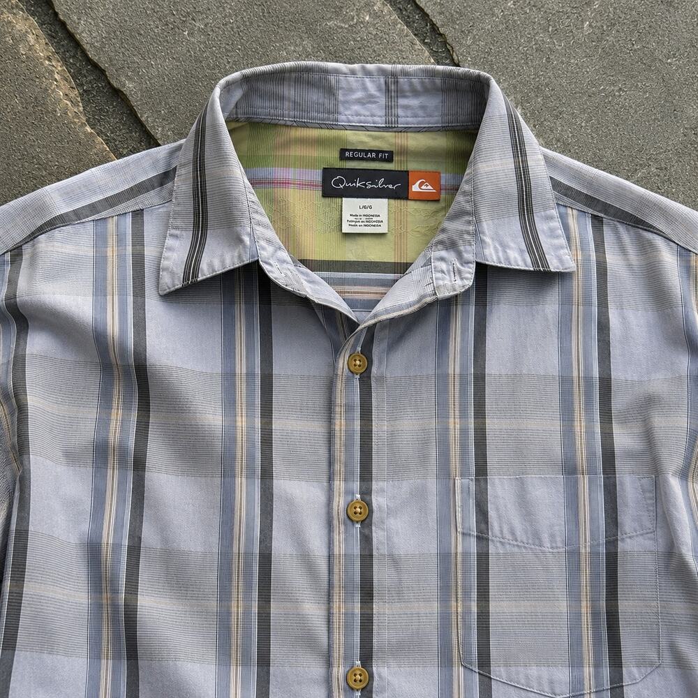 Quiksilver Button Up Shirt Large Gray Blue Plaid Short Sleeve Jacquard Skater